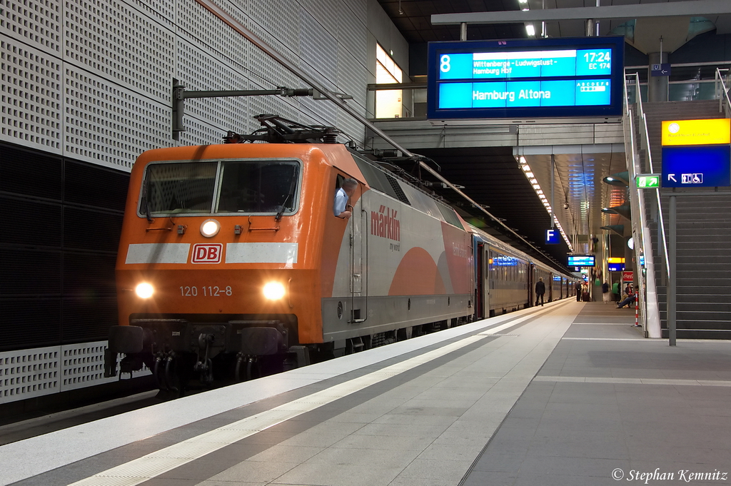 120 112-8  Mrklin My World  mit dem EC 174  Jan Jesenius  von Budapest-Keleti pu nach Hamburg-Altona im Berliner Hbf (tief). 14.07.2012