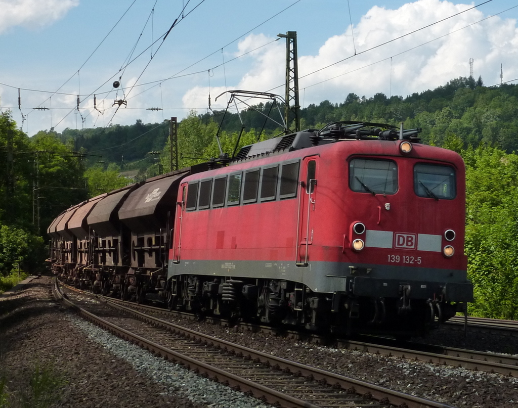 139 132-5 mit RailCargoAustria Wagen am 30.06.10 in Jossa