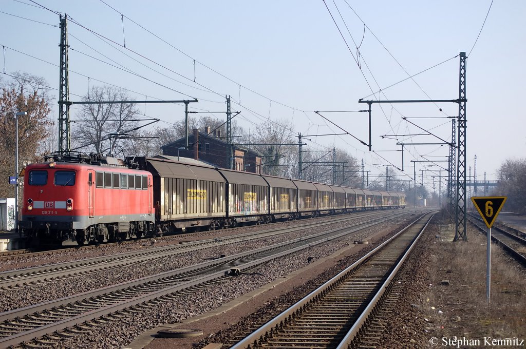 139 311-5 mit einem Habiis Ganzzug in Niederndodeleben in Richtung Helmstedt unterwegs. 01.03.2011