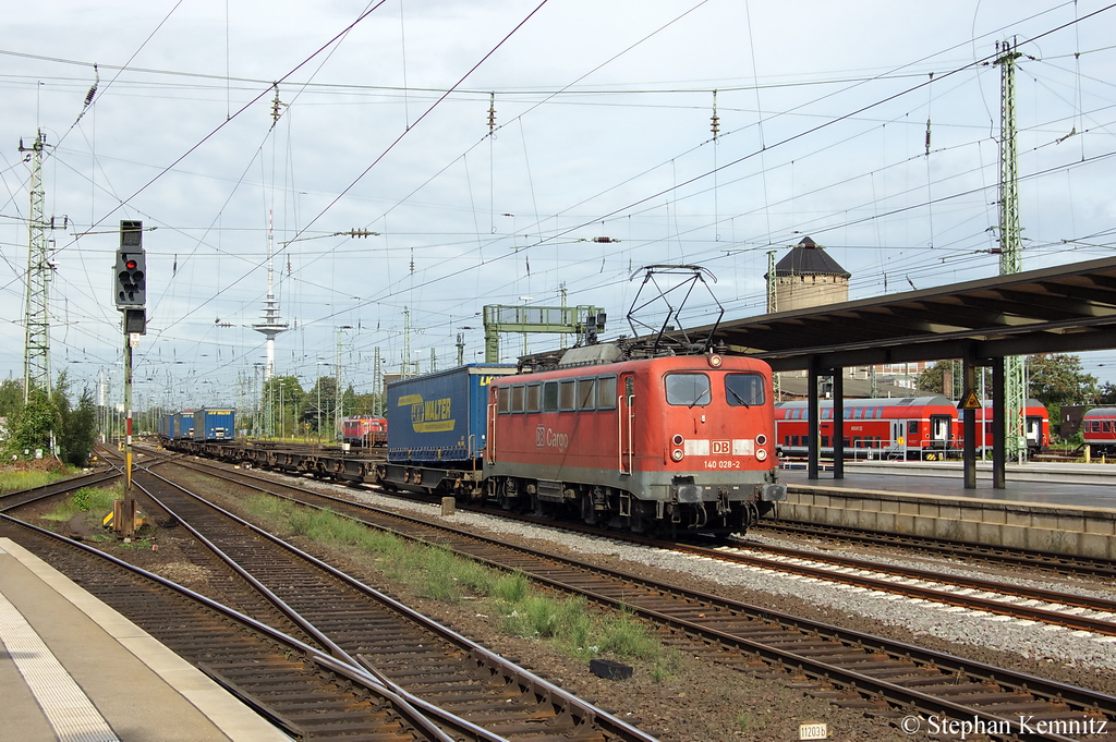 140 028-2 mit dem LKW-Walter aus Schweden am Bremer Hbf Richtung Verden(Aller) unterwegs. 06.09.2011