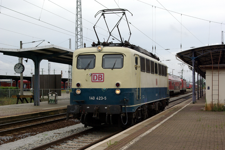 140 423-5 beim Rangieren im Bahnhof Cottbus.Datum leider unbekannt
