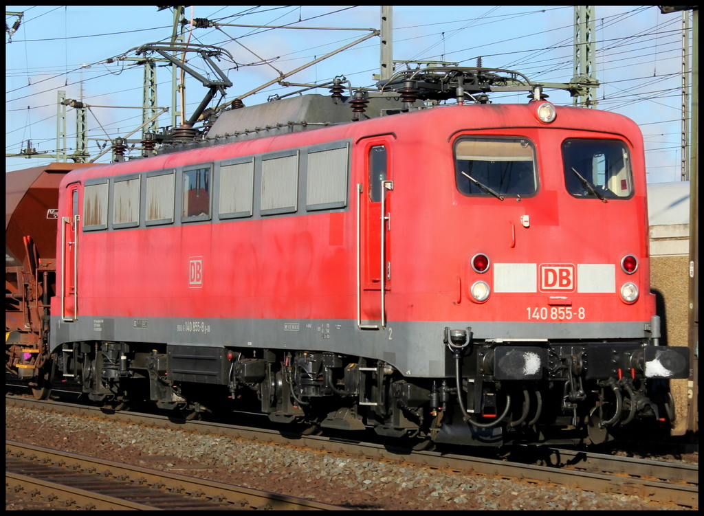 140 855 mit kurzem Gterzug am 12.01.13 in Fulda