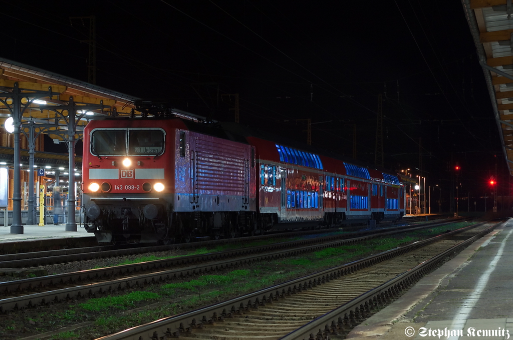 143 098-2 mit dem RE20 (RE 17716) von Halle(Saale) Hbf nach Uelzen in Stendal. 28.12.2011