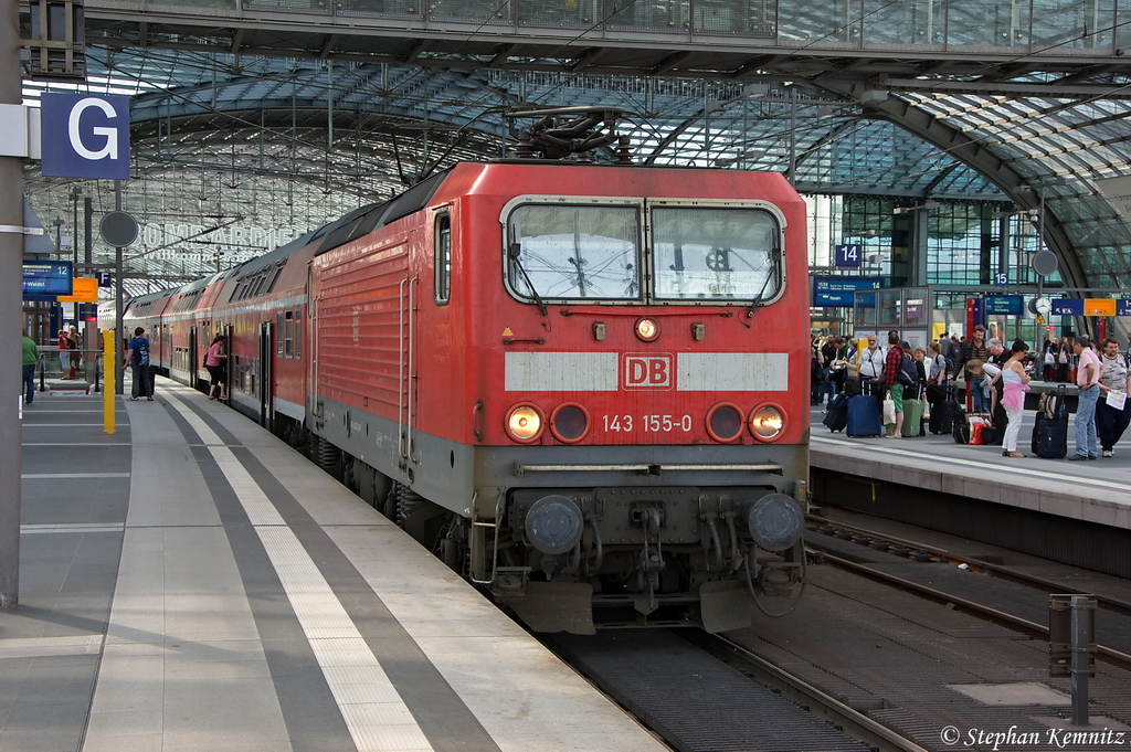 143 155-0 [Verl.|BCs|29.01.13] mit dem RE7 (RE 18264) von Berlin Zoologischer Garten nach Wnsdorf-Waldstadt im Berliner Hbf. 30.04.2012