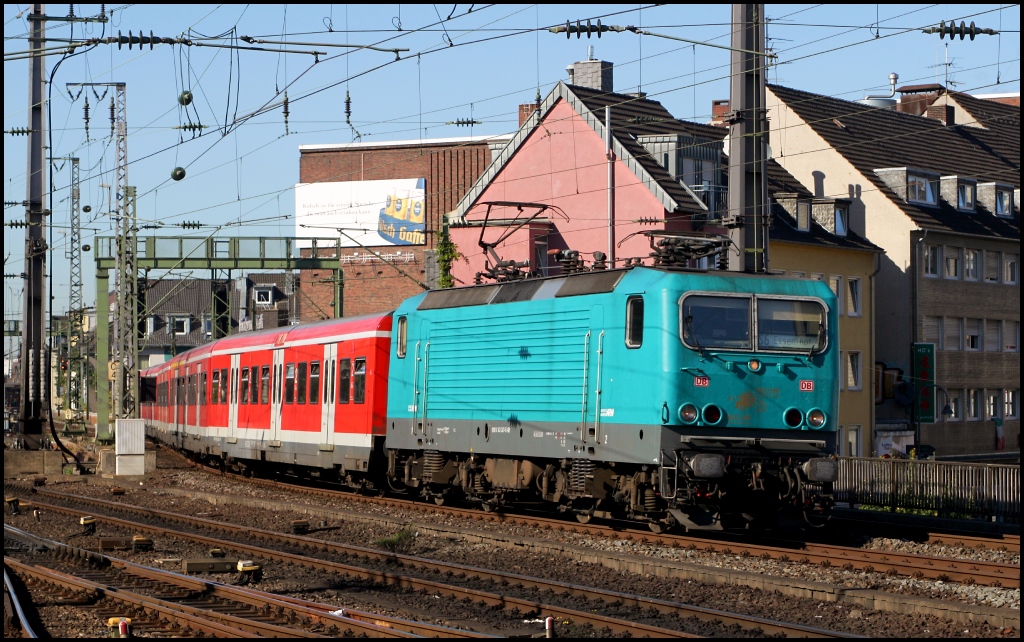 143 247 mit S6 nach Essen Hbf am 01.10.11 bei der Einfahrt in den Klner Hauptbahnhof