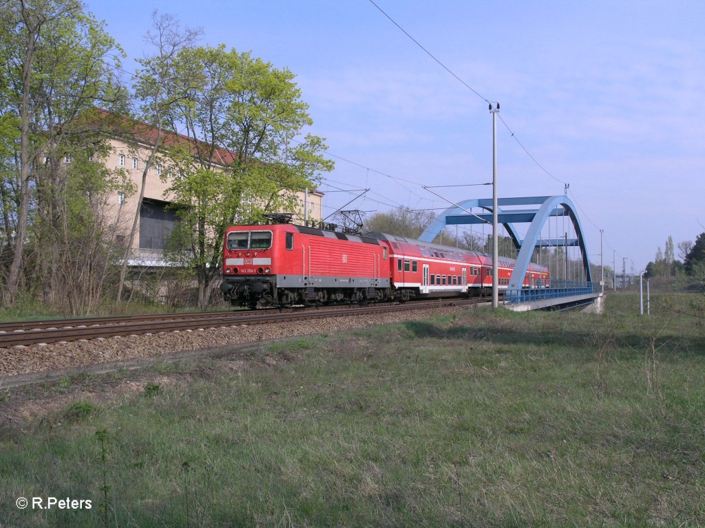 143 254-1 verlsst Eisenhttenstadt als RE 18213 Cottbus 19.04.11
