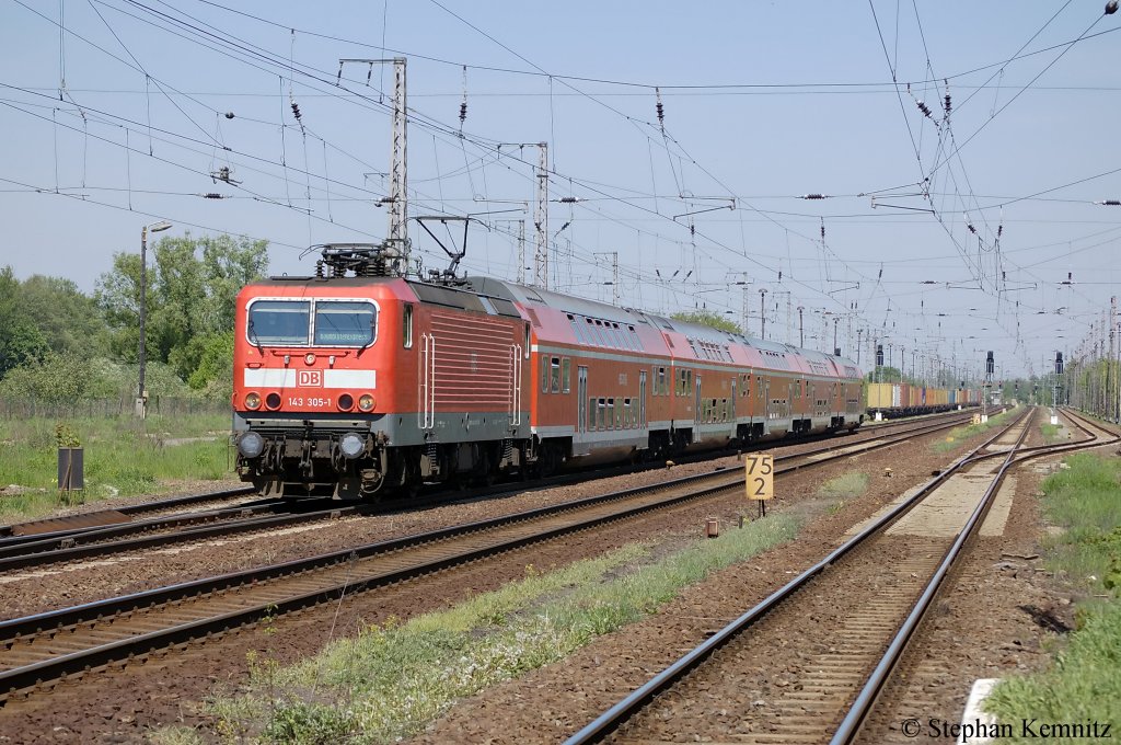 143 305-1 mit dem Baumblten-Express (RE 28954) nach Werder(Havel) in Priort. 07.05.2011