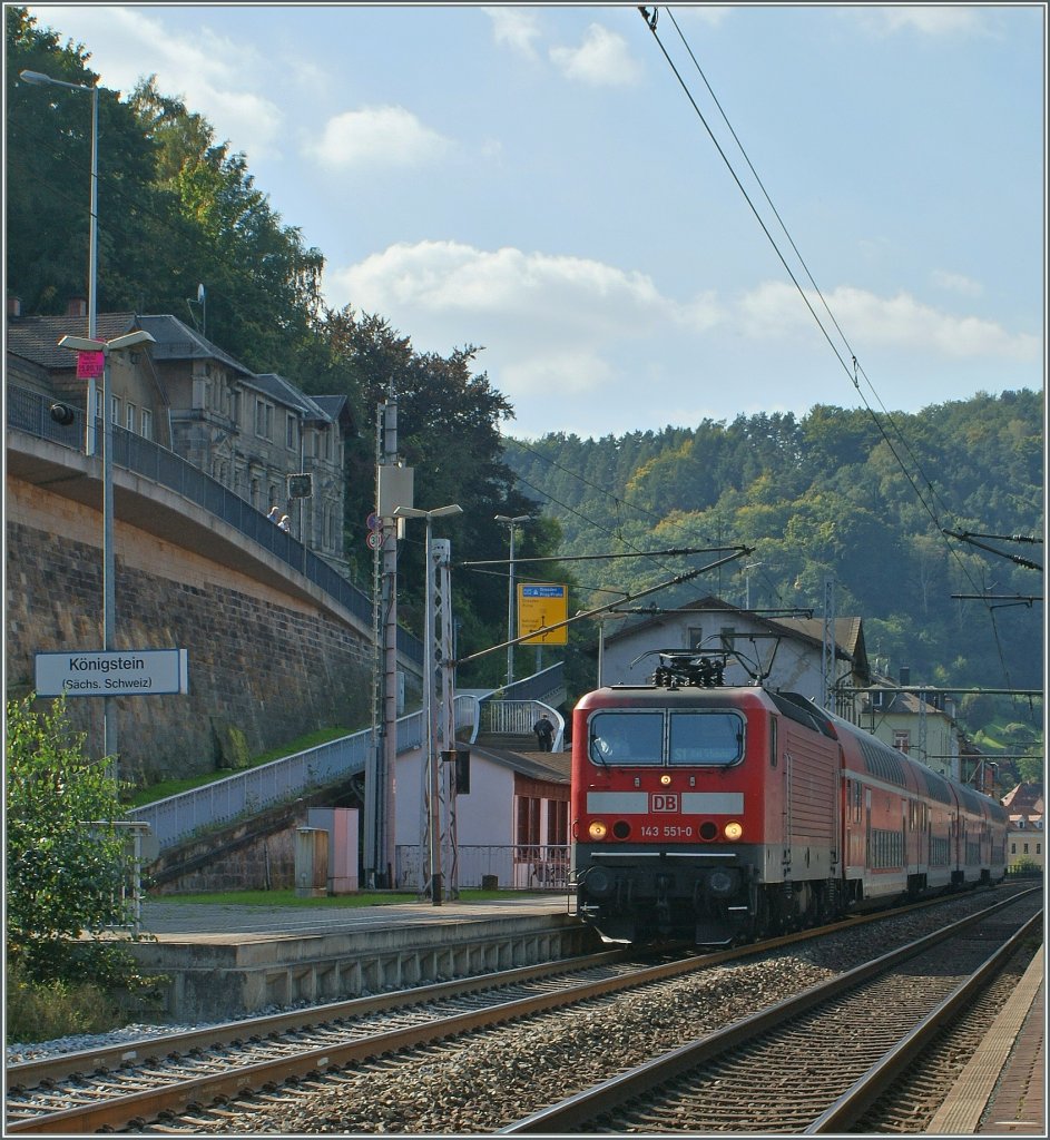 143 551-0 mit einer S 1 in Knigsstein am 22. September 2010.
