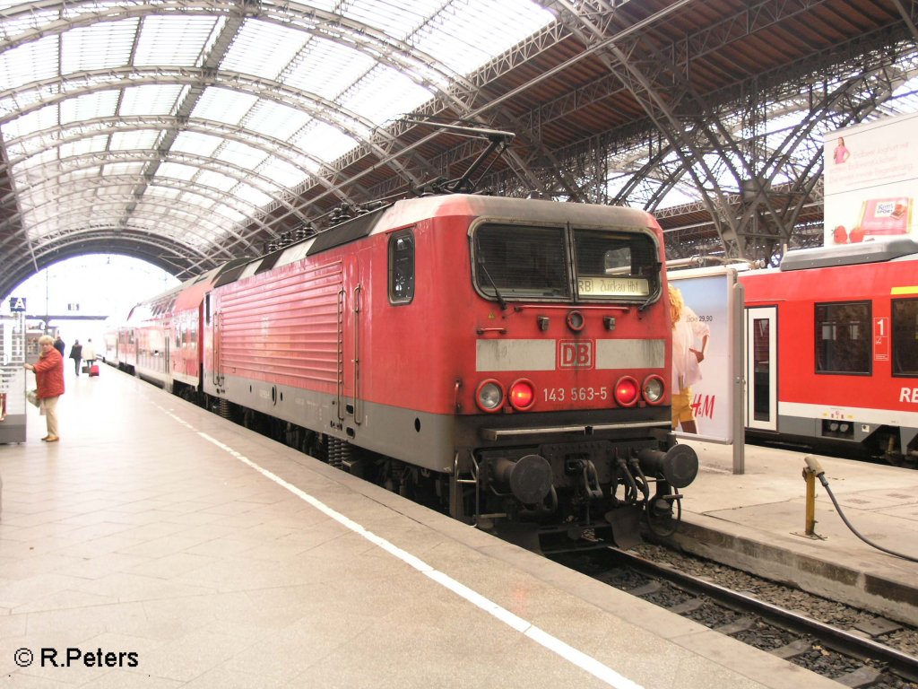 143 563-5 steht mit einer RB Zwickau in Leipzig HBF bereit. 16.03.08