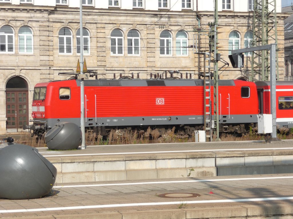 143 624 verlsst am 29.10.2011 den Nrnberger Hauptbahnhof.
S2 -> Roth