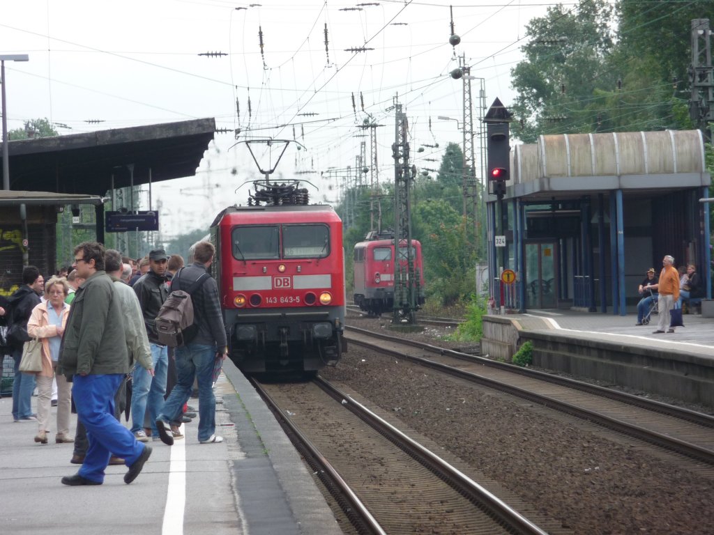 143 643 erreicht mit einer S6 Dsseldorf Reisholz. 27.08.2010
S6 -> Essen Hauptbahnhof