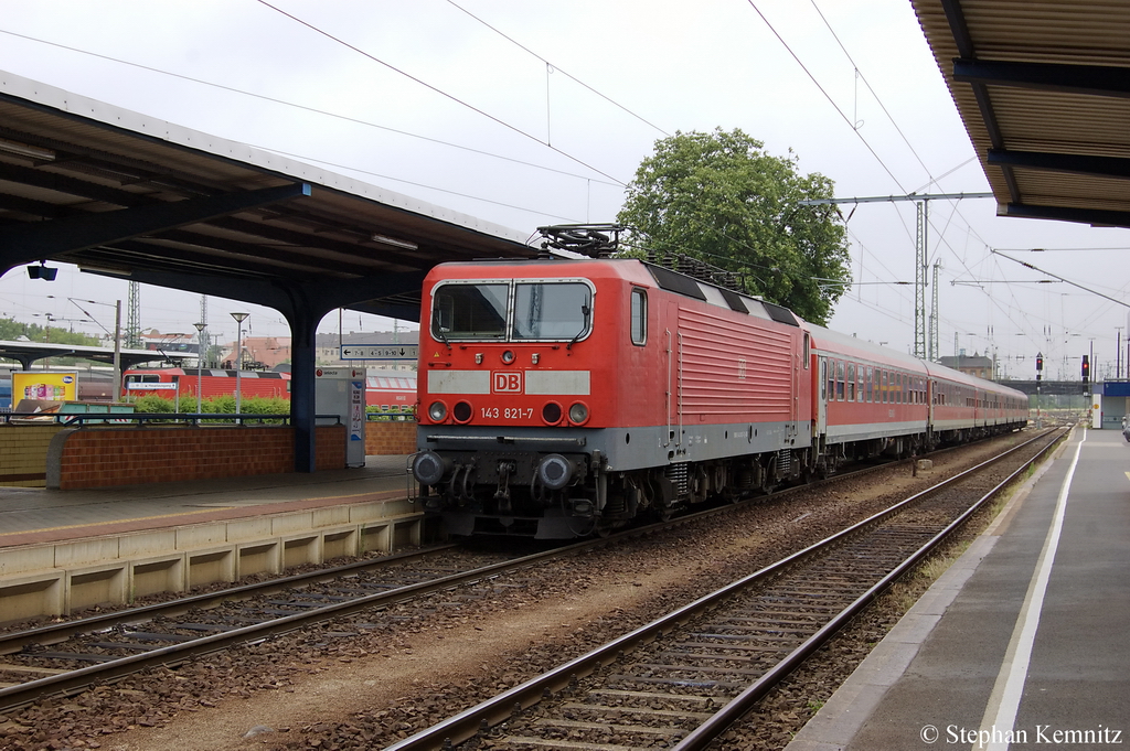 143 821-7 mit dem RE10 (RE 18464) nach Leipzig Hbf in Cottbus. 30.06.2011