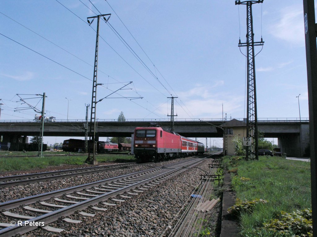 143 824-1 zieht mit der RB32522 nach Regensburg an Regensburg Ost vorbei. 29.04.10