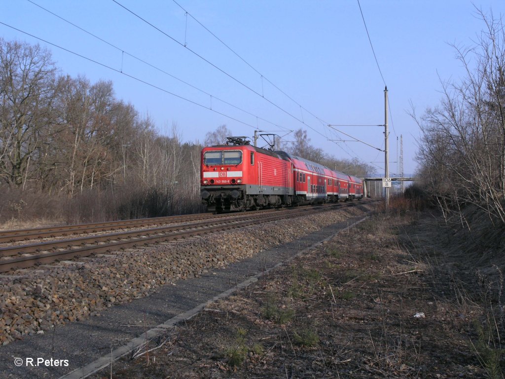 143 868-8 zieht den RE 18211 Cottbus durch Eisenhttenstadt. 09.03.11