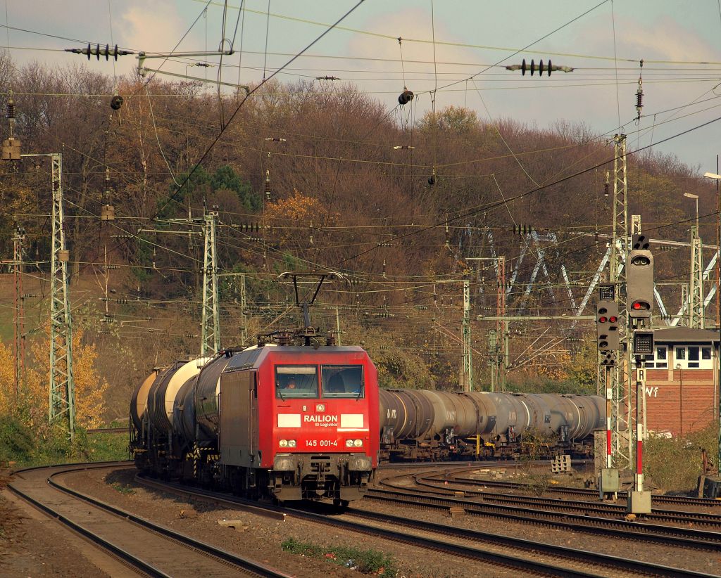 145 001-4 fuhr mit einem KEWA-Zug durch Kln-West am 20.11