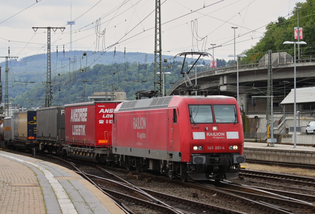 145 001 am 23.07.11 bei der Durchfahrt von Koblenz Hbf