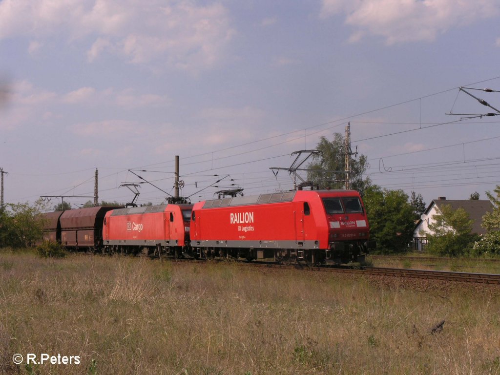 145 020-4 + 009 fahren bei Wiesenau in den Werksbahnhof Ziltendorf ein. 03.06.08