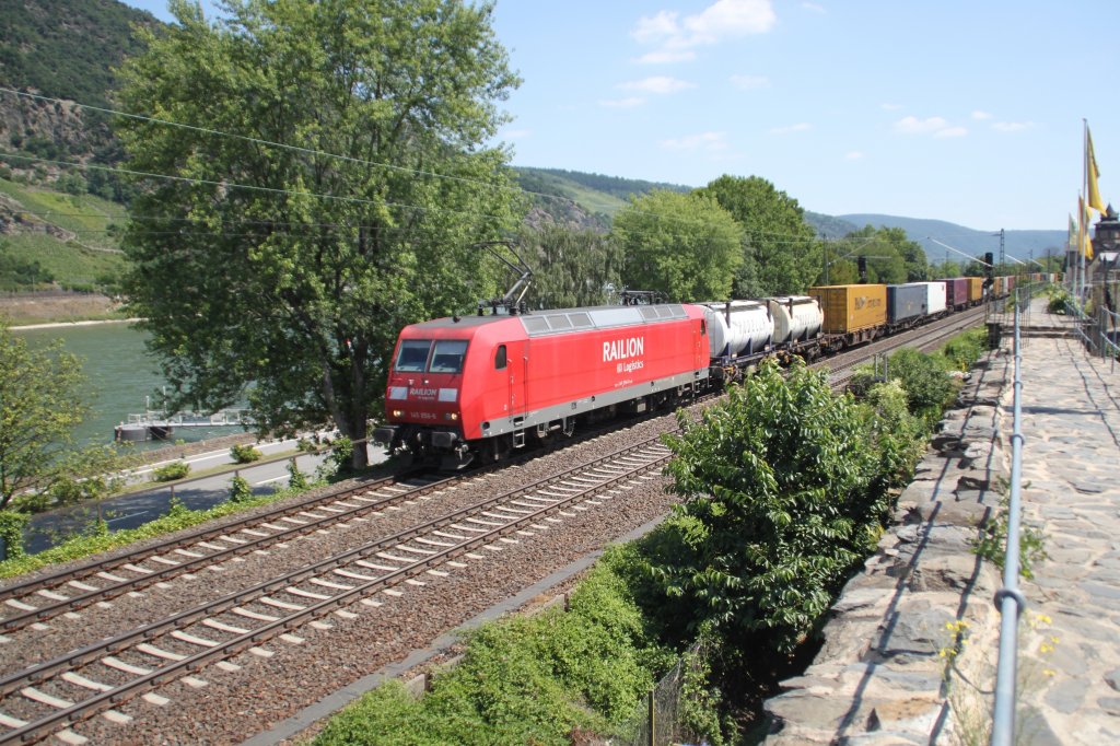 145 056-8 mit KLV-Zug in Oberwesel am 07.07.2010