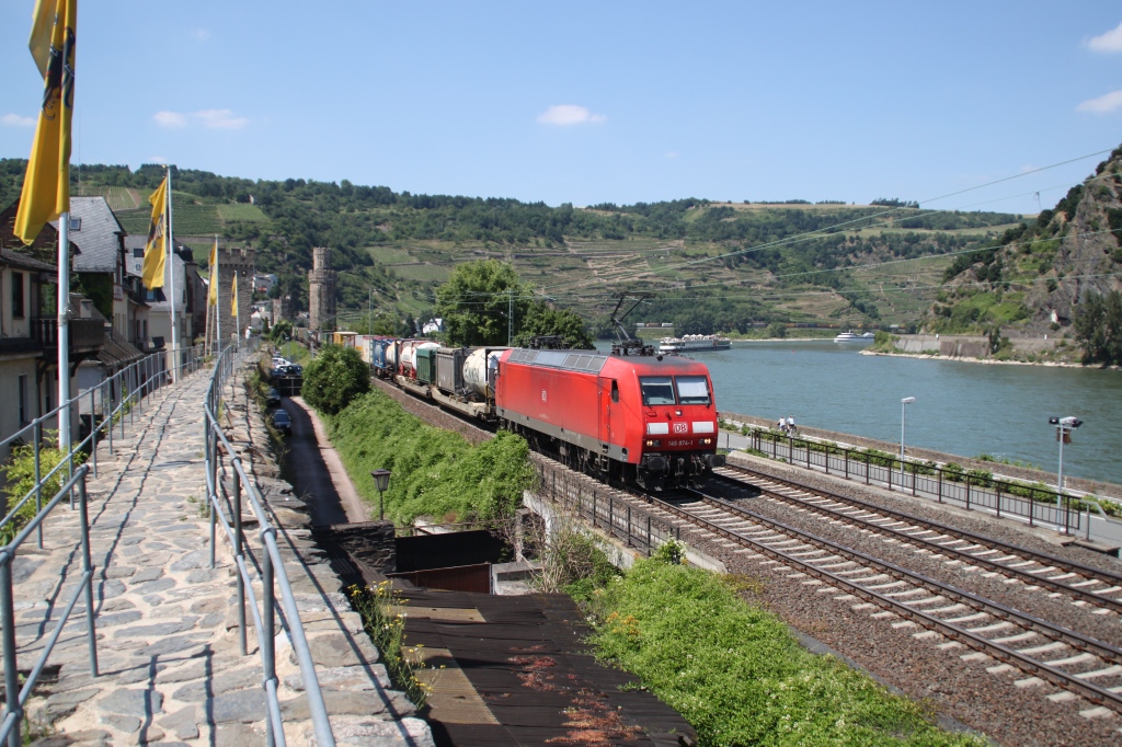 145 074-1 ? mit KLV-Zug in Oberwesel am 07.07.10