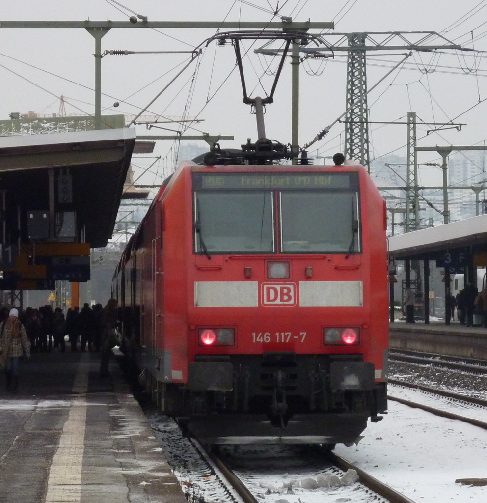 146 117 mit RE aus Frankfurt am 01.12.10 in Fulda