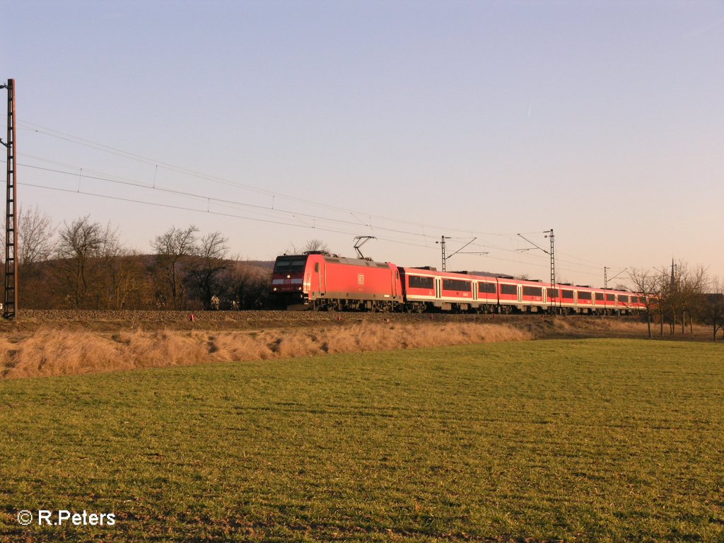 146 240-7 wieder auf dem Rckweg mit RE Frankfurt/Main bei Thngersheim. 16.02.08