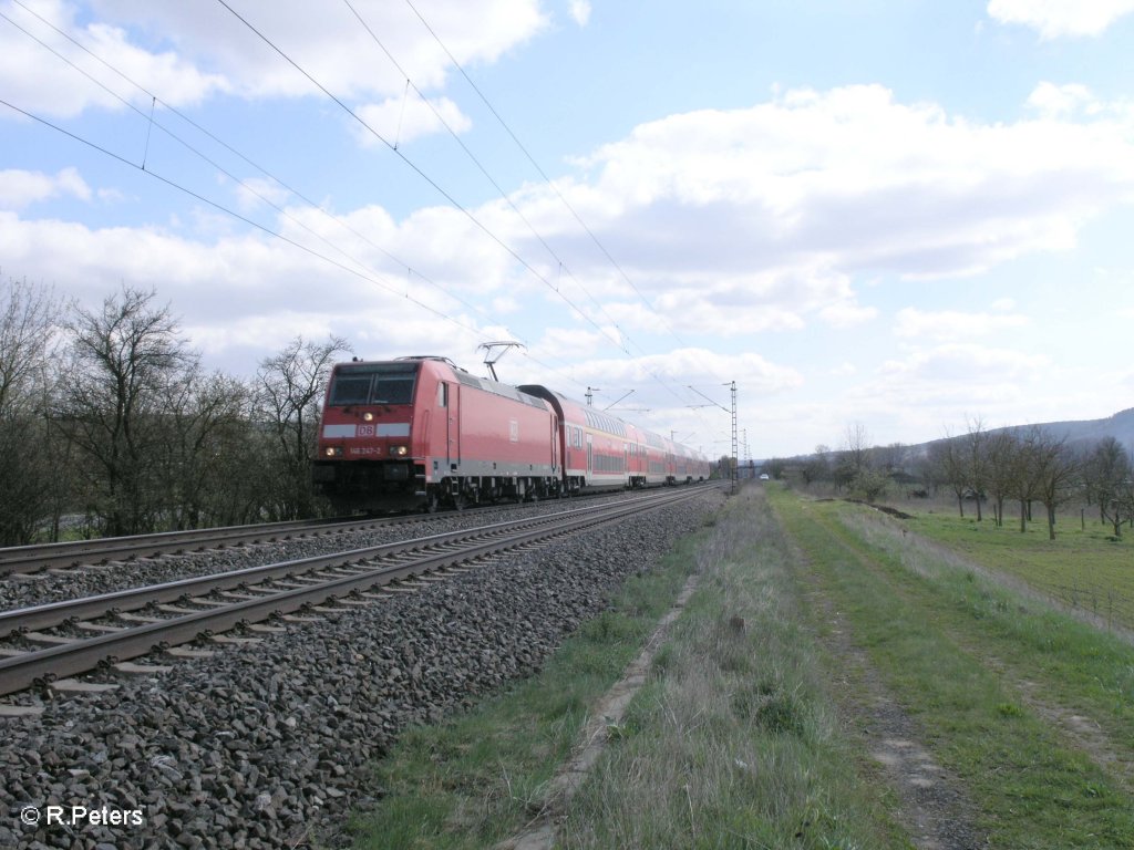 146 247-2 zieht den RE4616 nach Frankfurt/Main bei Thngersheim. 10.04.10