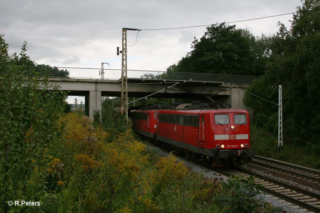 151 014-8 mit einer Schwester Maschine und Kohlezug bei Frankfurt/Oder Nuhnen. 22.09.12