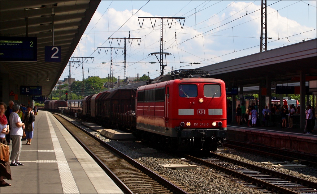 151 046 durchfuhr am 03.08.13 den Essener Hbf