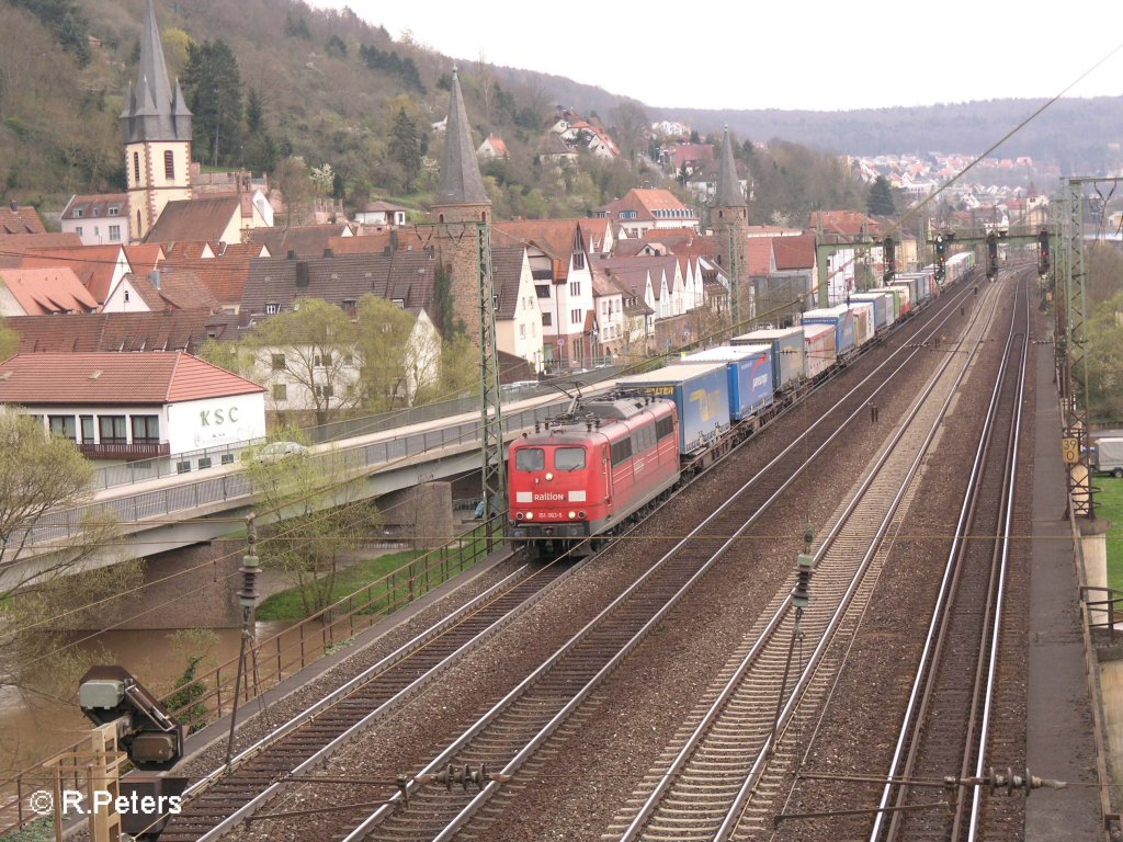 151 063-5 verlsst Gemndne mit den LKW-Walter. 12.04.08