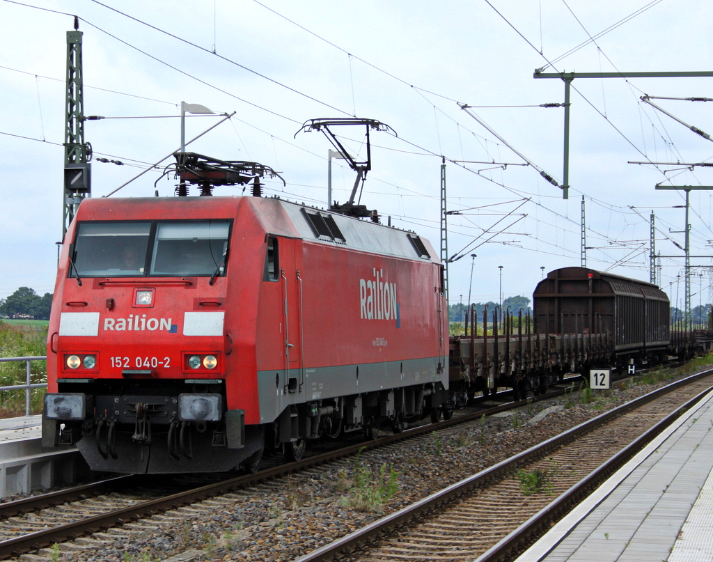 152 040-2 mit Gterzug am 20.07.11 in Pasewalk