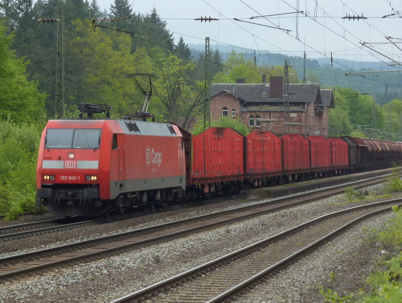 152 045-1 mit Gterzug am 20.05.10 in Jossa