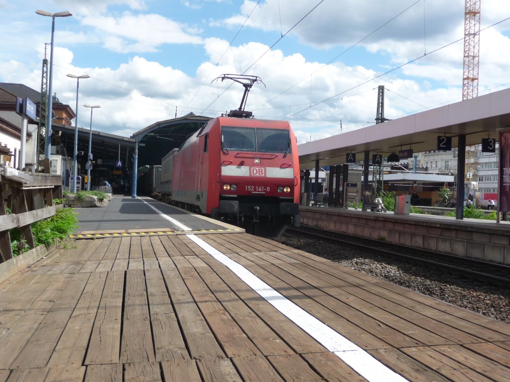 152 141 durchfhrt am 19.08.2010 den Bonner Hauptbahnhof.