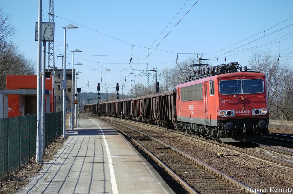 155 115-9 mit einem Tamns Ganzzug in Saarmund. 08.03.2011