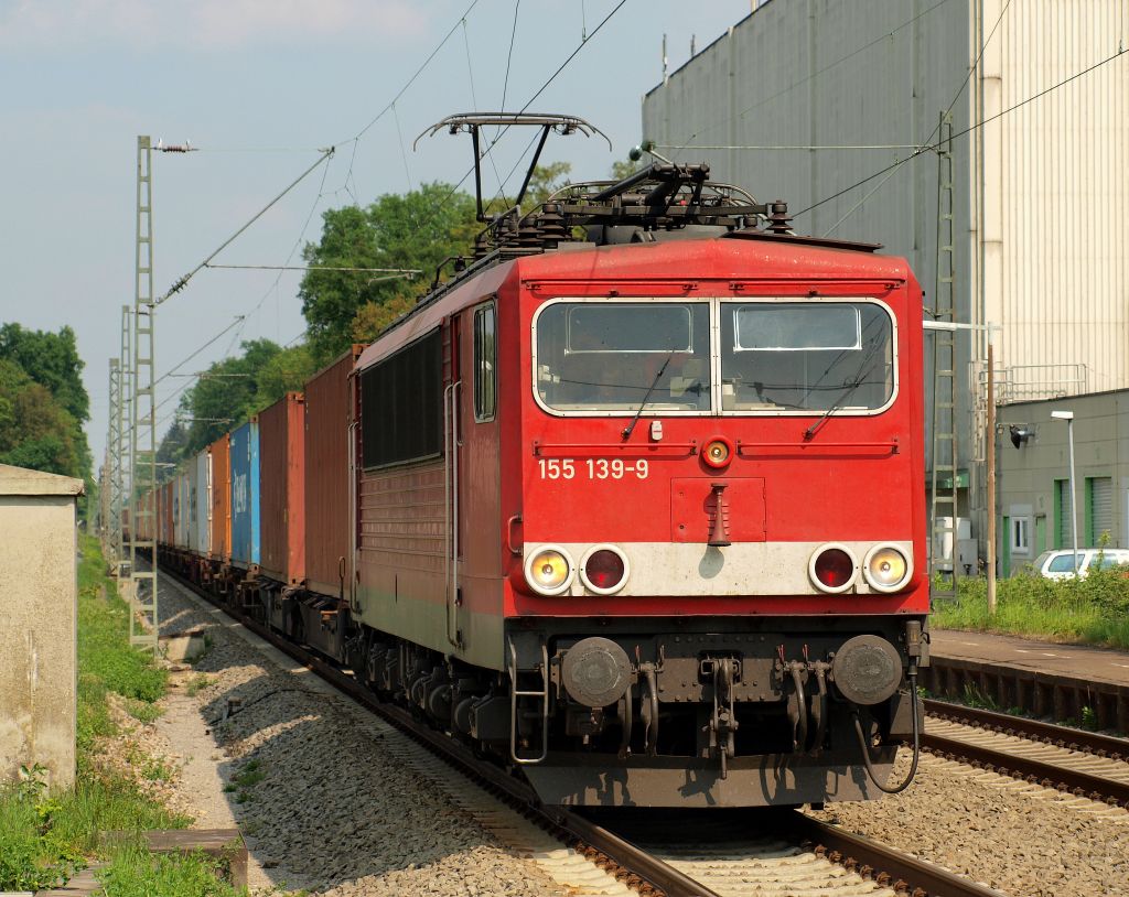 155 139-9 pollterte mit dem 98749 nach Basel SBB durch Forchheim bei Karlsruhe am 26.4.11.