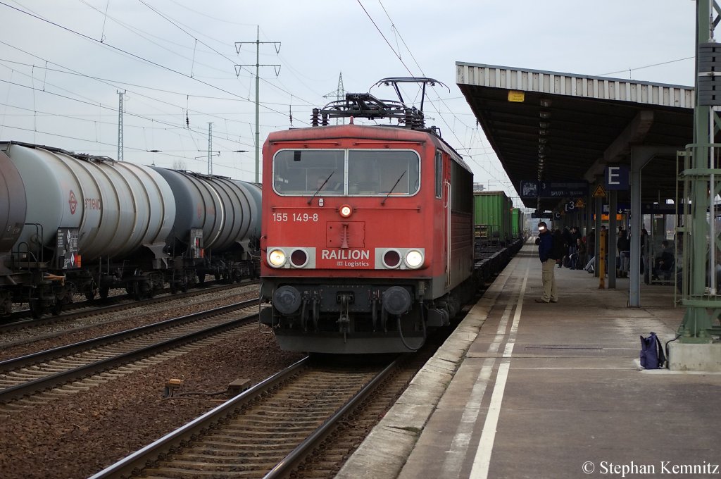 155 149-8 mit einem Sdgkkmss Ganzzug von der BB in Berlin Schnefeld Flughafen in Richtung Genshagener Heide unterwegs. 10.02.2011