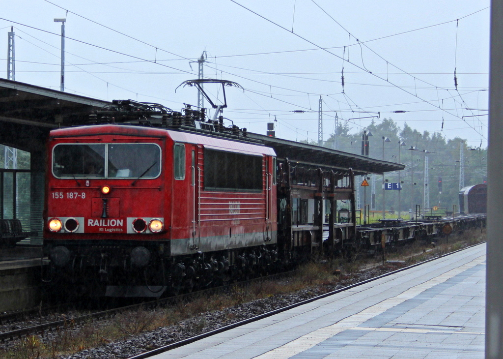 155 187-8 mit Gterzug am 22.07.11 in Neustrelitz