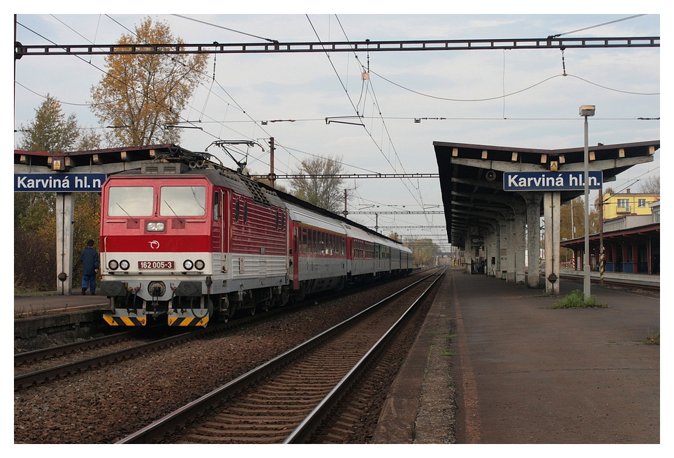 162 005-3 mit den Ex 145  LANDEK  von Praha hl.n. nach Zilina unterwegs