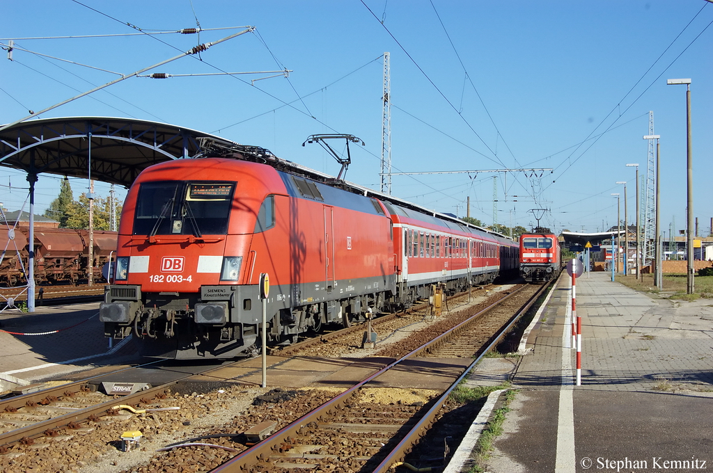 182 003-4 DB Regio AG mit dem RE10 (RE 18462) von Cottbus nach Leipzig Hbf in Cottbus. 17.10.2011