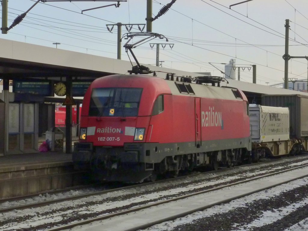 182 007-5 mit Gterzug am 16.01.10 in Fulda