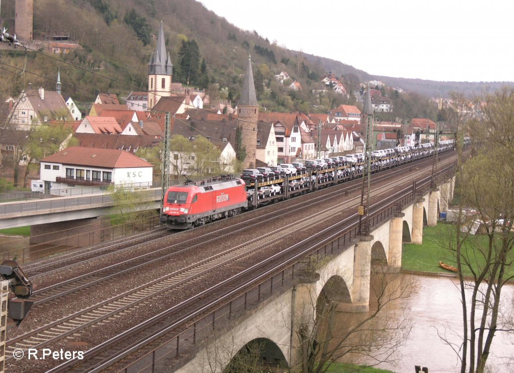 182 007-5 zieht ein BMW-Zug durch Gemnden. 12.04.08