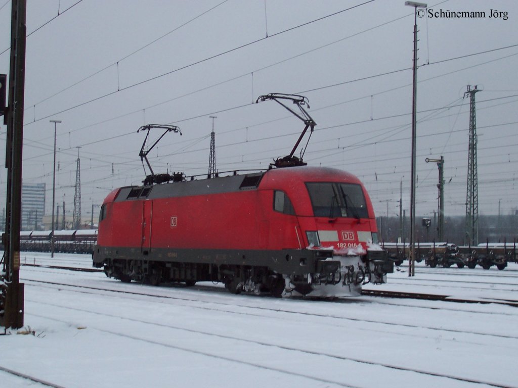 182 016 am 17.02.2005 in MOR (Mnchen Ost Rangierbahnhof)