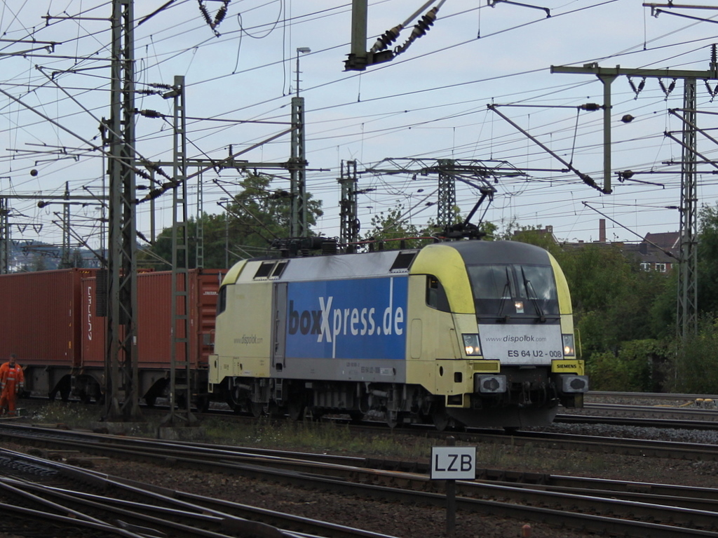 182 508 von Boxxpress mit Containerzug am 31.08.11 in Fulda