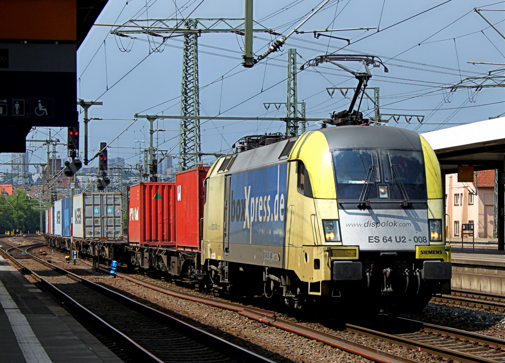182 508 mit Containerzug am 30.05.12 in Fulda