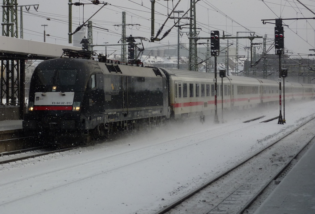 182 517 mit IC nach Hamburg am 18.12.10 in Fulda