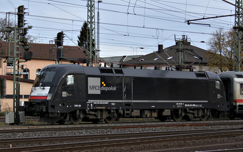 182 530 mit IC 2082 Knigssee am 25.10.11 in Fulda