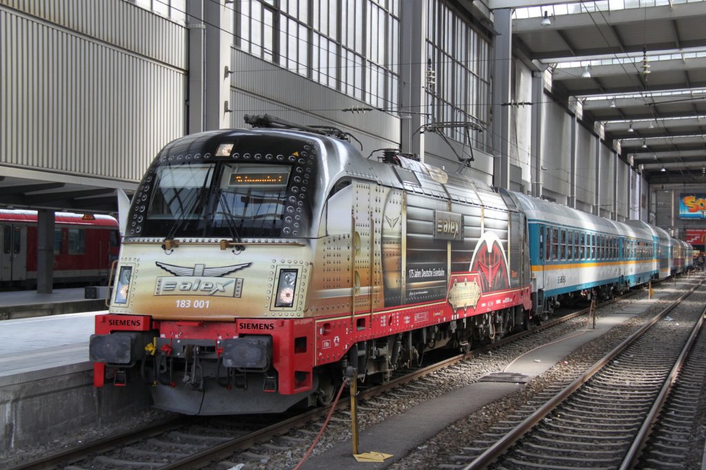 183 001-7 mit ALX84108 von Mnchen Hbf nach Schwandorf kurz vor der Ausfahrt im Hbf Mnchen.29.03.2012