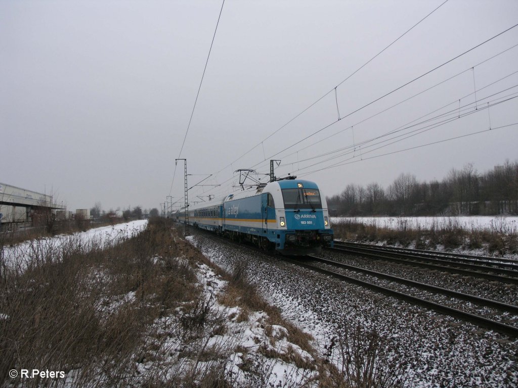 183 001 zieht bei Obertraubling den ALX87011 nach Mnchen. 09.01.10
