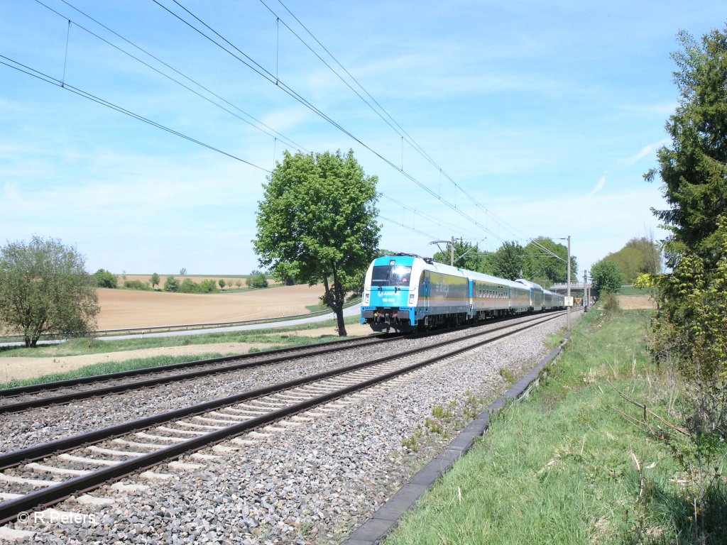 183 002 mit den ALX 354 Prag - Mnchen bei Hhenberg. 07.05.11