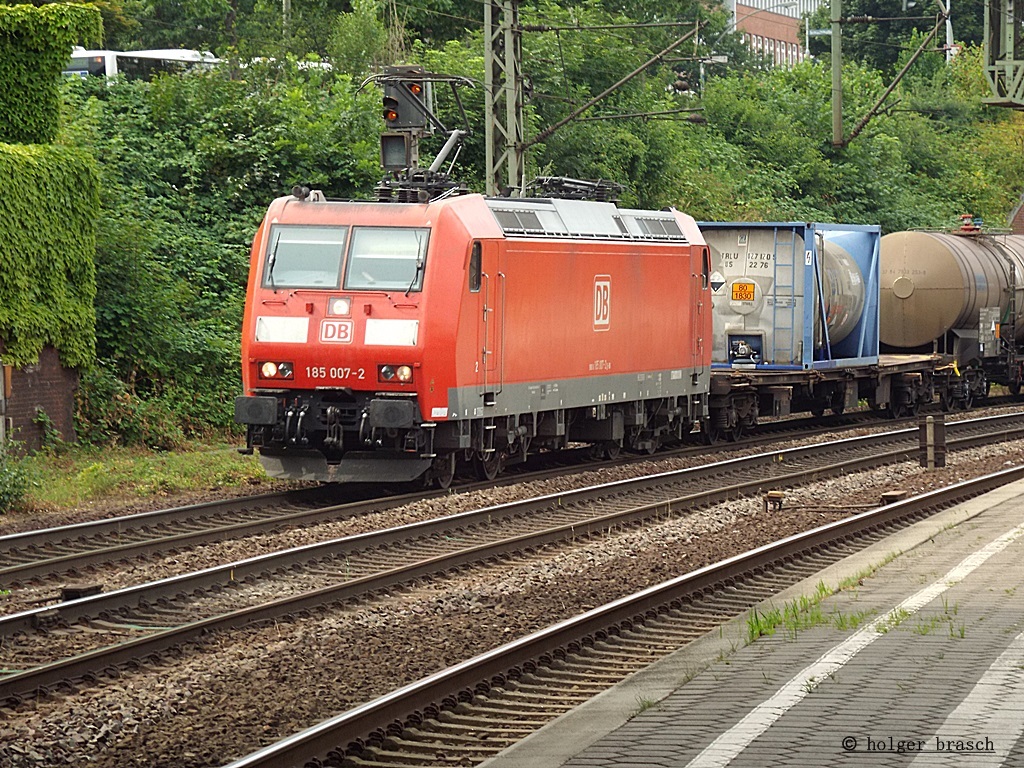 185 007-2 fuhr am 27.07.13 mit einen gemischten gterzug durch hh-harburg