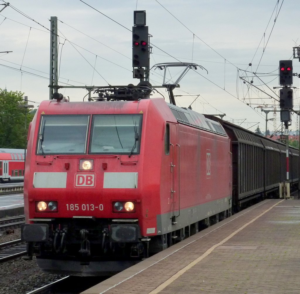 185 013-0 mit Gterzug am 12.06.10 in Fulda